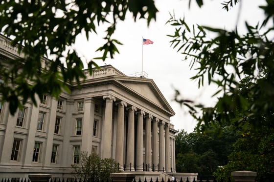 US Plans Record $100 Billion Bill Sale As Borrowing Needs Mount