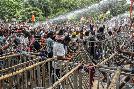 TOPSHOT-INDIA-POLITICS-EDUCATION-PROTEST