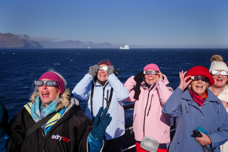 https://media-cldnry.s-nbcnews.com/image/upload/rockcms/2026-08/260812-eclipse-greenland-ch-1320-446969.jpg