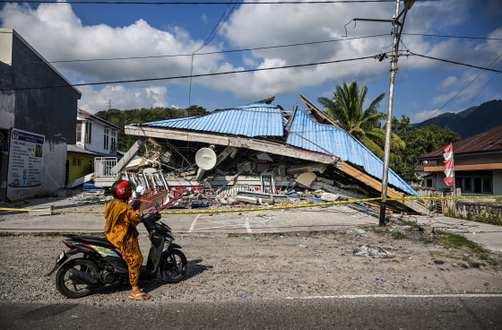 TOPSHOT-INDONESIA-QUAKE