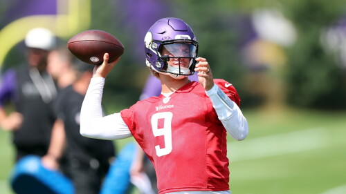 nbc_pft_vikingsjj_260813.jpg