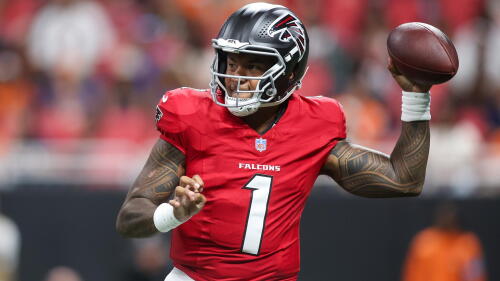 nbc_dlb_strugglingqbs_260821.jpg